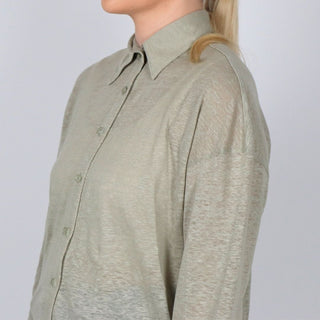 Oversized long sleeved shirt side